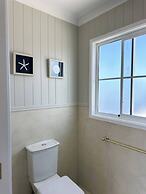 Dreamy Lake Retreat & Sunsets