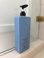 Dreamy Lake Retreat & Sunsets