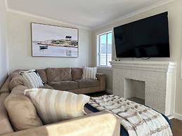 Dreamy Lake Retreat & Sunsets