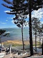 Dreamy Lake Retreat & Sunsets