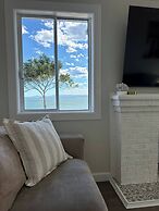 Dreamy Lake Retreat & Sunsets