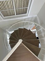 Dreamy Lake Retreat & Sunsets