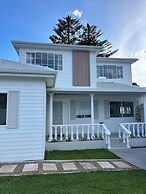 Dreamy Lake Retreat & Sunsets