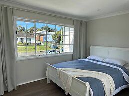 Dreamy Lake Retreat & Sunsets