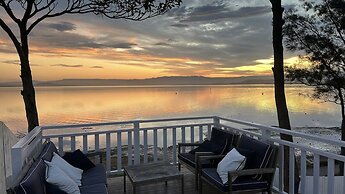 Dreamy Lake Retreat & Sunsets
