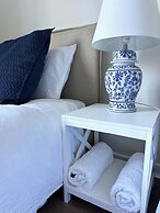 Dreamy Lake Retreat & Sunsets