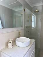 Dreamy Lake Retreat & Sunsets