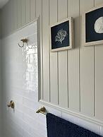 Dreamy Lake Retreat & Sunsets