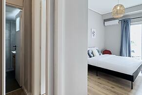 Phaedrus Living Neos Kosmos Luxury Pearl