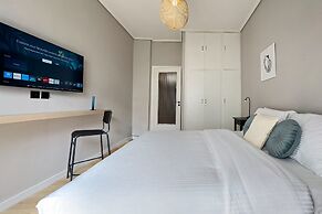 Phaedrus Living Neos Kosmos Luxury Pearl