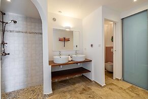 Splendid Flat in Provencal Villa 1br/3p