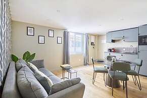 Charming Apartment 2 Bedrooms Center of Paris