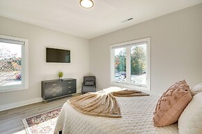 2 Mi to Duke & 3 Mi to Downtown: Durham Townhome