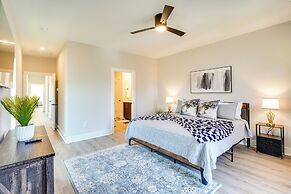 2 Mi to Duke & 3 Mi to Downtown: Durham Townhome