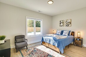 2 Mi to Duke & 3 Mi to Downtown: Durham Townhome