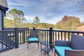 2 Mi to Duke & 3 Mi to Downtown: Durham Townhome