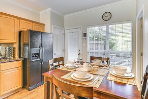 2 Mi to Texas A&m: Unit w/ Pool & Hot Tub Access