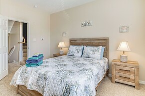 2 Mi to Texas A&m: Unit w/ Pool & Hot Tub Access