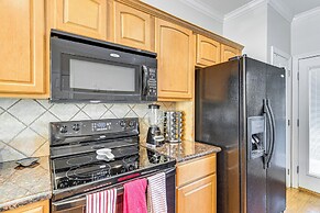 2 Mi to Texas A&m: Unit w/ Pool & Hot Tub Access