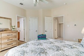 2 Mi to Texas A&m: Unit w/ Pool & Hot Tub Access