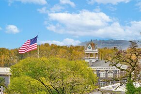 Walk to Columbia River: Mtn-view St Helens Haven