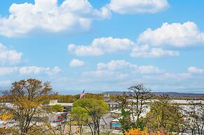 Walk to Columbia River: Mtn-view St Helens Haven