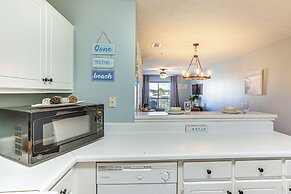 Walk to Beach: Condo w/ Balcony in Pcb!