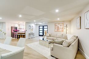 Walk to Waterfront Park: Modern Home in Tacoma