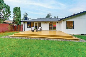 Walk to Waterfront Park: Modern Home in Tacoma
