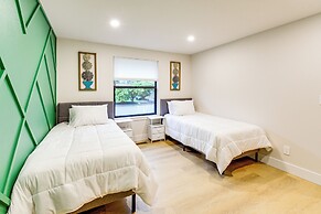 Walk to Waterfront Park: Modern Home in Tacoma