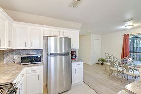 4 Mi to NRG Stadium: Spacious Houston Townhome!