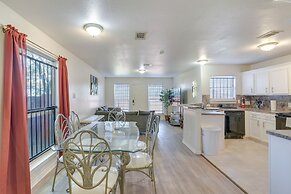 4 Mi to NRG Stadium: Spacious Houston Townhome!