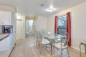 4 Mi to NRG Stadium: Spacious Houston Townhome!