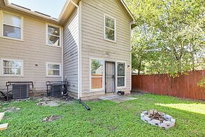 4 Mi to NRG Stadium: Spacious Houston Townhome!
