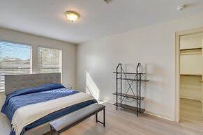 4 Mi to NRG Stadium: Spacious Houston Townhome!