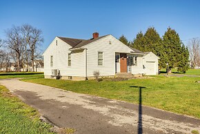 16 Mi to Buckeye Lake: Family-friendly Newark Home