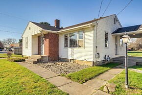 16 Mi to Buckeye Lake: Family-friendly Newark Home