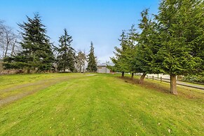 Waterfront Whidbey Island Hideaway w/ Beach Access