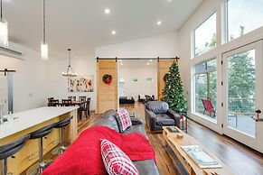 Waterfront Whidbey Island Hideaway w/ Beach Access