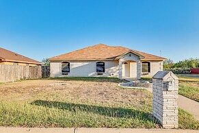 Convenient, Spacious & Peaceful: Home in Edinburg!