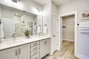 2 Mi to Duke University: Townhome in Durham!