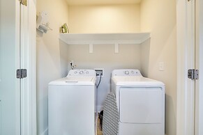 2 Mi to Duke University: Townhome in Durham!