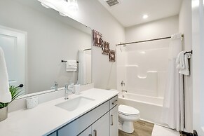 2 Mi to Duke University: Townhome in Durham!