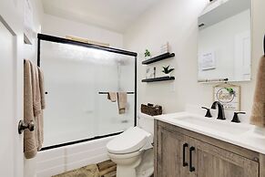 Ski, Hike & Fish: Mtn-view Gem w/ Deck in Tuolumne