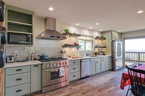 Ski, Hike & Fish: Mtn-view Gem w/ Deck in Tuolumne