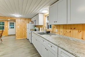 Waterfront Oasis: Family Retreat on Long Lake!