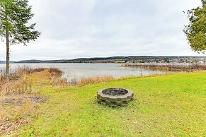 Waterfront Oasis: Family Retreat on Long Lake!