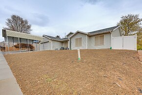 11 Mi to Sand Hollow State Park: Home w/ Fire Pits