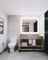 Hyatt Place Montreal Airport