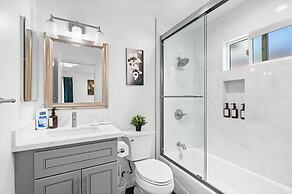 Comfy Retreat With Yard Cozy Interiors